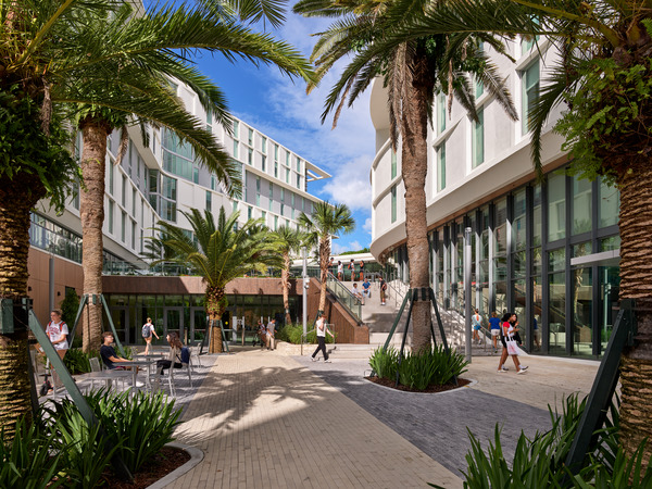 2018 0057 UM00 N210 webview