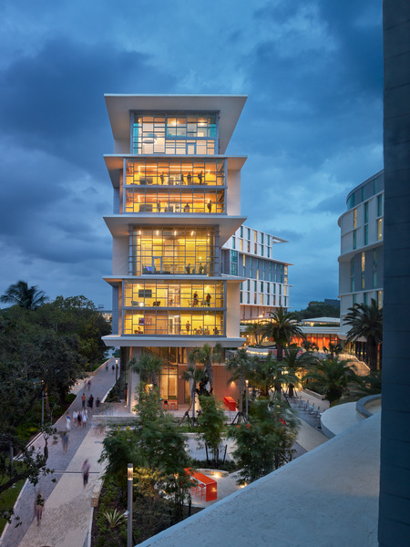 2018 0057 UM00 N212 webview