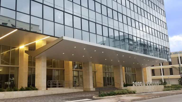 2600 Douglas Road 00005