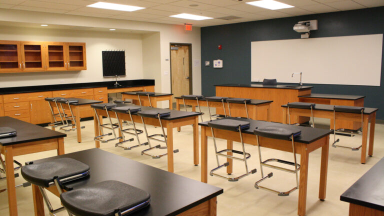 Paul and Maggie Fischer High School and Gymnasium 00004